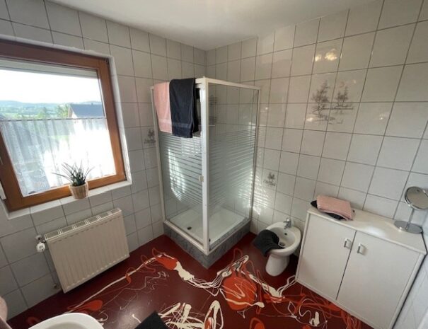Wohnung 2 Badezimmer 1