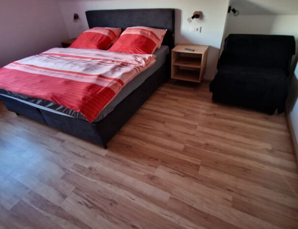 Wohnung 2 großes Zimmer